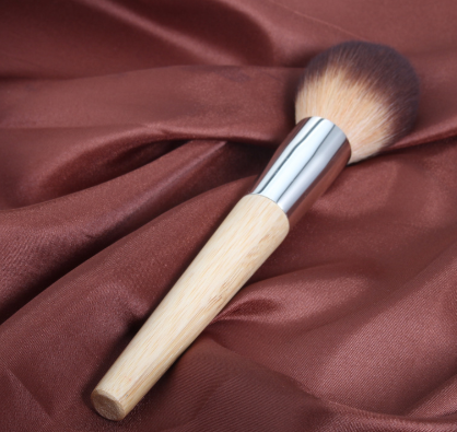 原木柄细密腮红刷